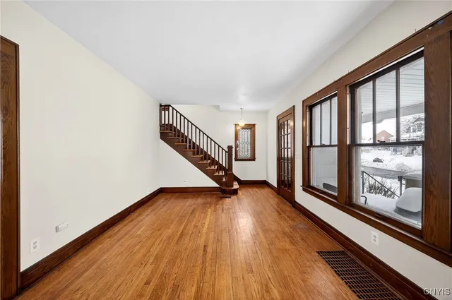 $2,400 | 1521 Grant Boulevard, Syracuse, NY 13208