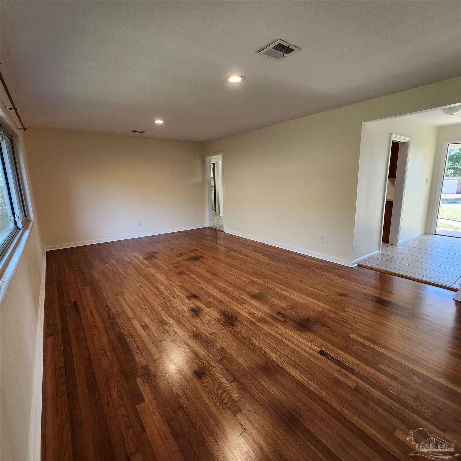 371 Silver Road Pensacola, FL 32503 - Photo 3 of 34 Gallery Image 3