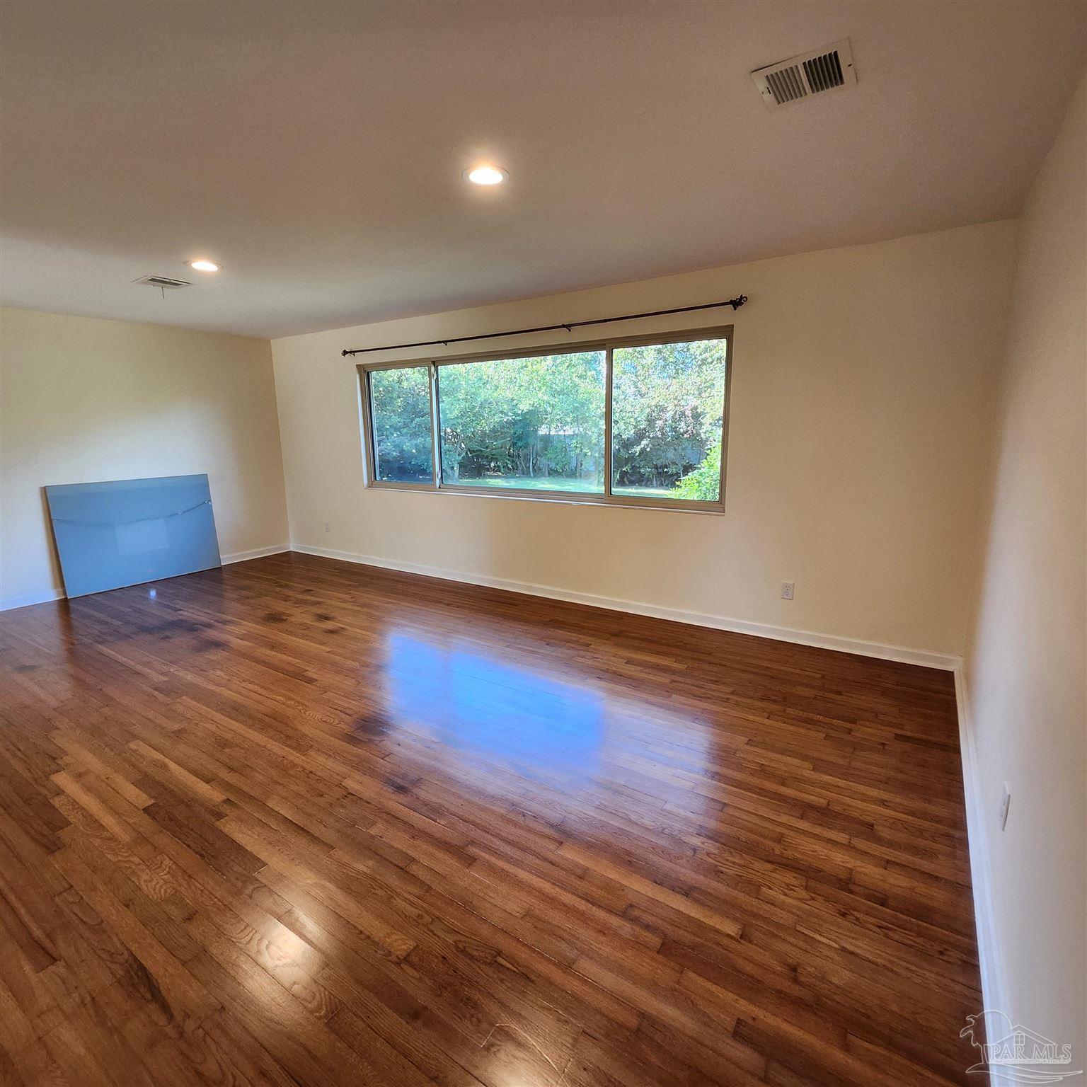 371 Silver Road Pensacola, FL 32503 - Photo 4 of 34 Gallery Image 4
