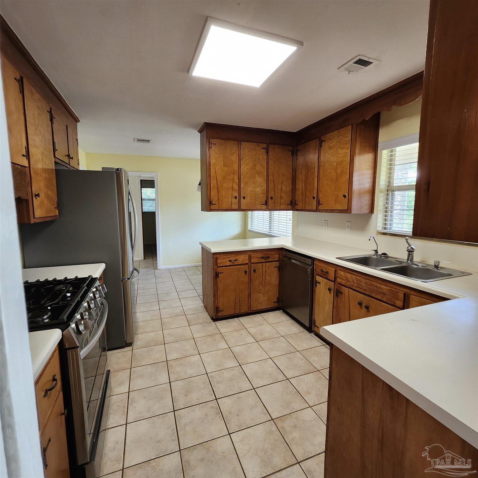 371 Silver Road Pensacola, FL 32503 - Photo 9 of 34 Gallery Image 9