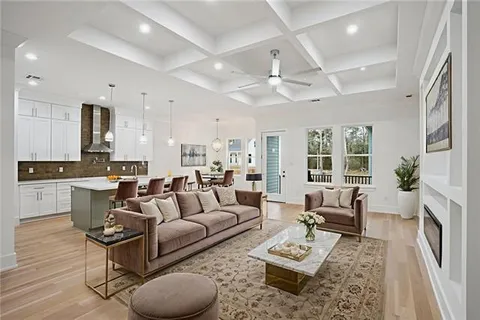 $465,000 | 1116 West 19th Avenue, Covington, LA 70433