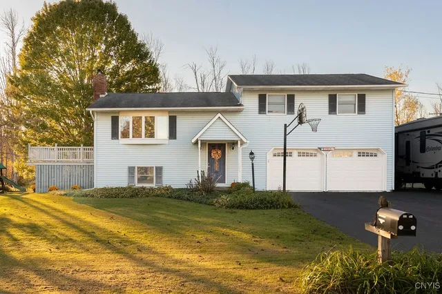 $250,000 | 203 Hickory Way, Central Square, NY 13036