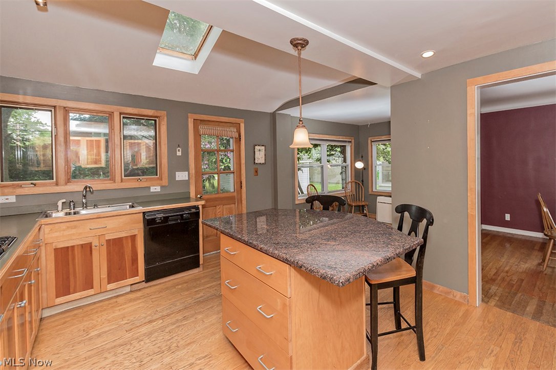 1278 Argonne Road Cleveland, OH 44121 - Photo 7 of 35