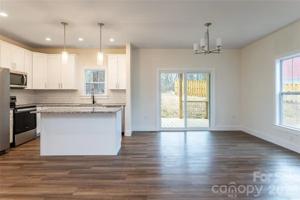 $469,000 | 204 Cascade Rdg Road, Fairview, NC 28730