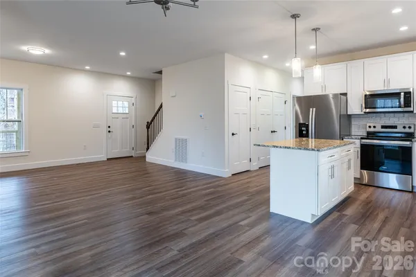 $469,000 | 204 Cascade Rdg Road, Fairview, NC 28730