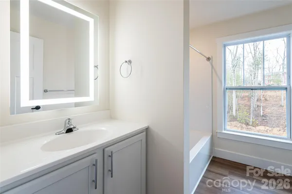 $469,000 | 204 Cascade Rdg Road, Fairview, NC 28730