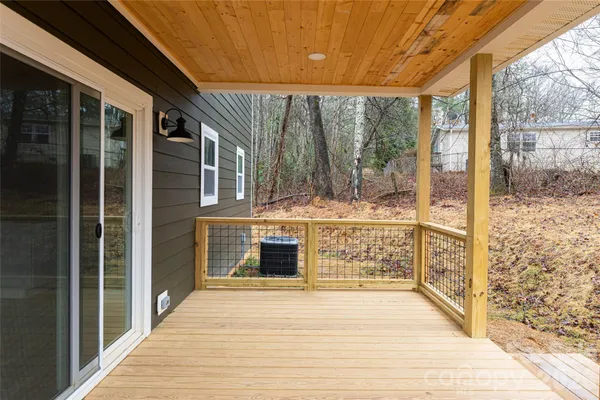 $469,000 | 204 Cascade Rdg Road, Fairview, NC 28730