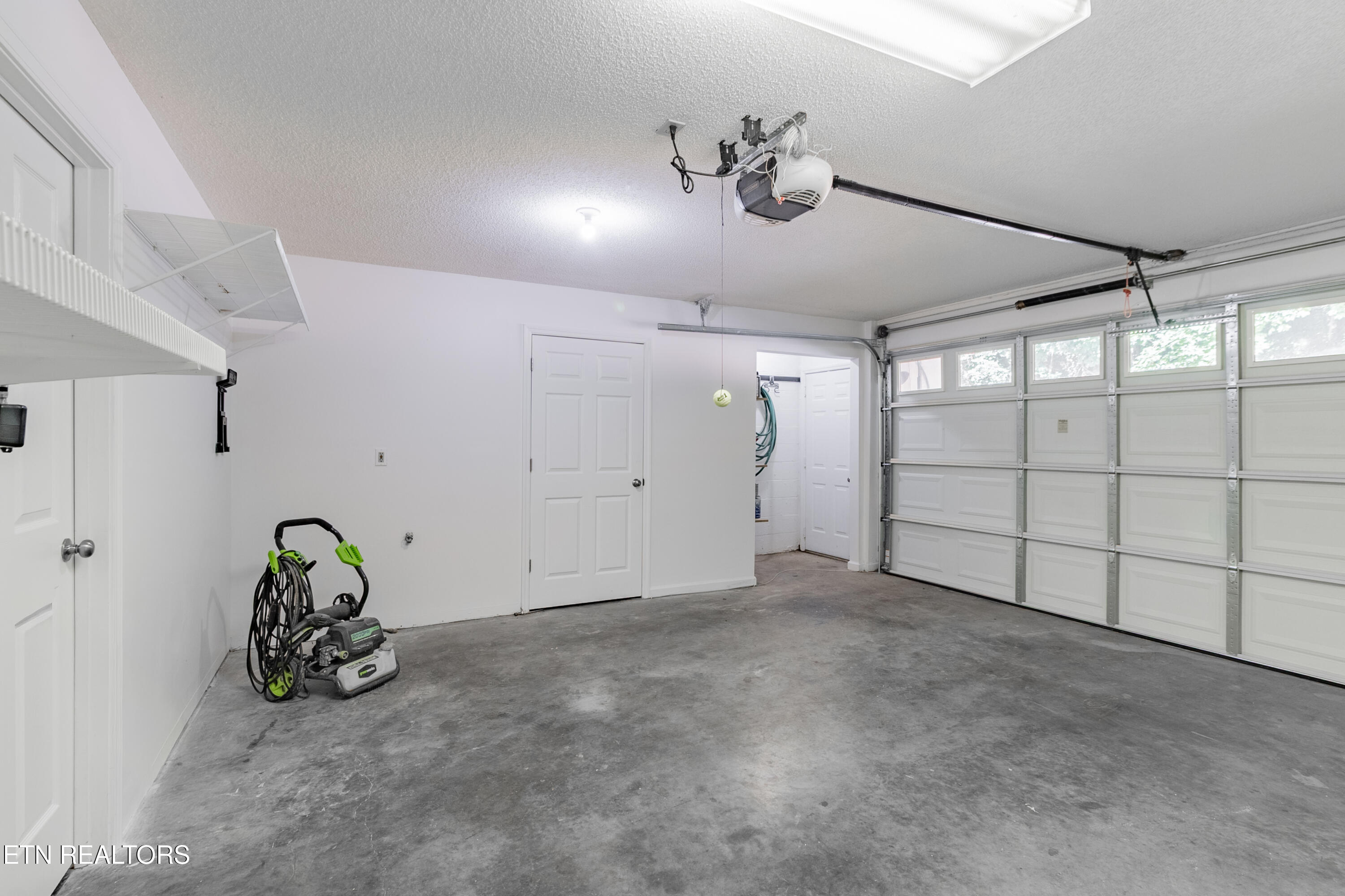 437 South Gallaher View Road Knoxville, TN 37919 - Photo 9 of 20 _D5A9439-HDR