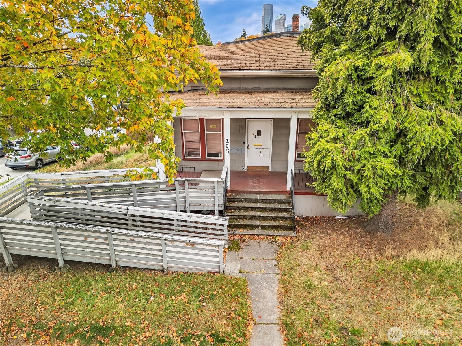 203 23rd Avenue Seattle, WA 98122 - Photo 22 of 26 a view of a house with a yard