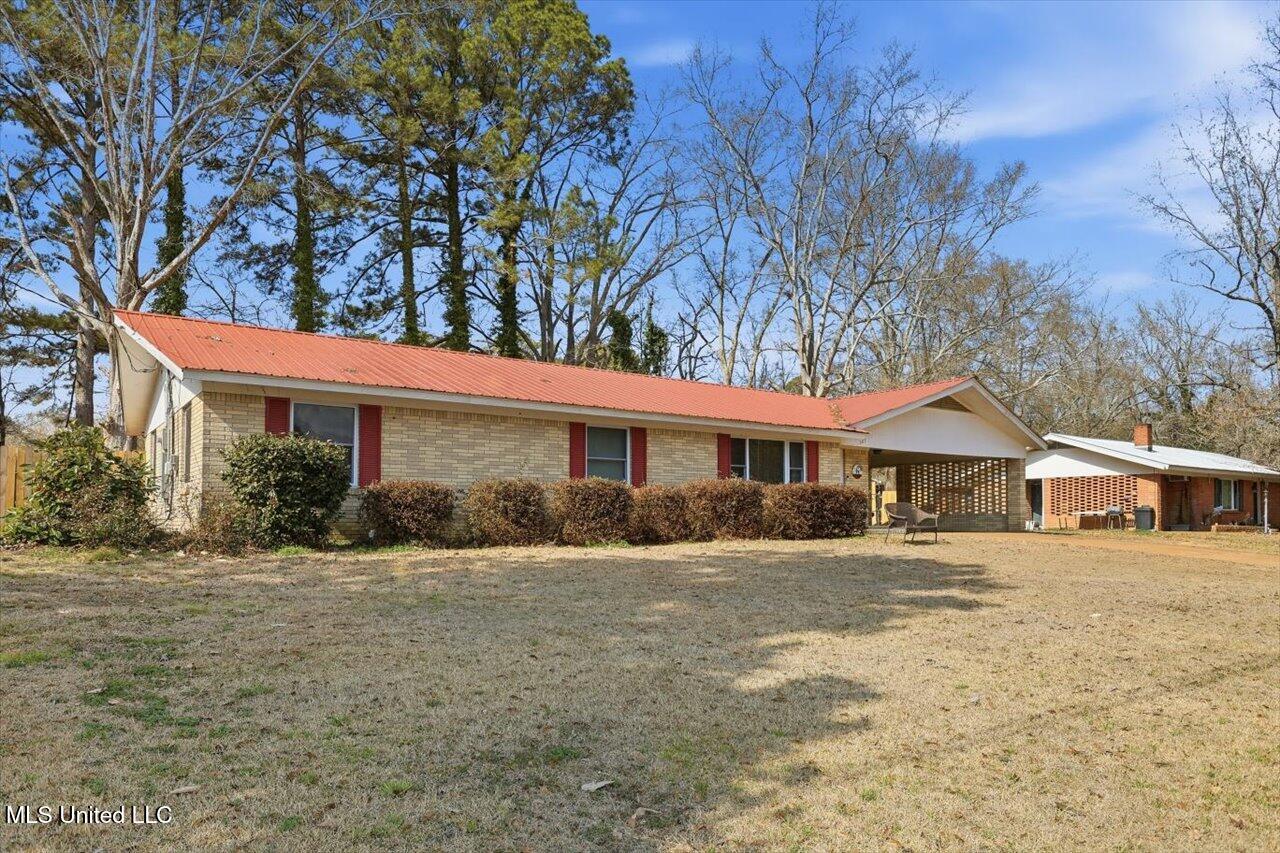 307 Mckay Drive Carthage, MS 39051 - Photo 2 of 32 02-307 Mckay Dr _ Home Tours MS