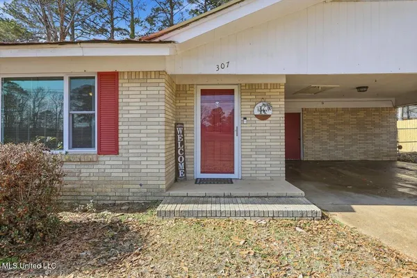 $190,000 | 307 Mckay Drive, Carthage, MS 39051