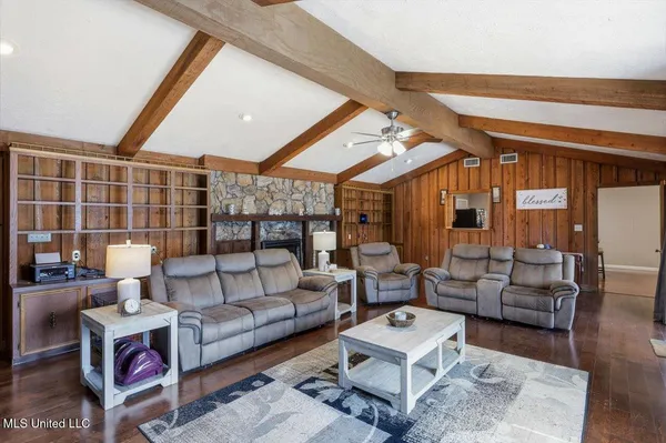 $190,000 | 307 Mckay Drive, Carthage, MS 39051