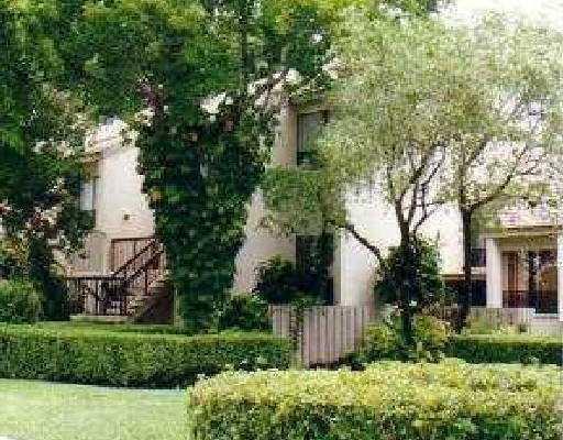 1405 Bridgewood Drive, Unit 1405 Boca Raton, FL 33434 - Photo 6 of 54 a view of a back yard