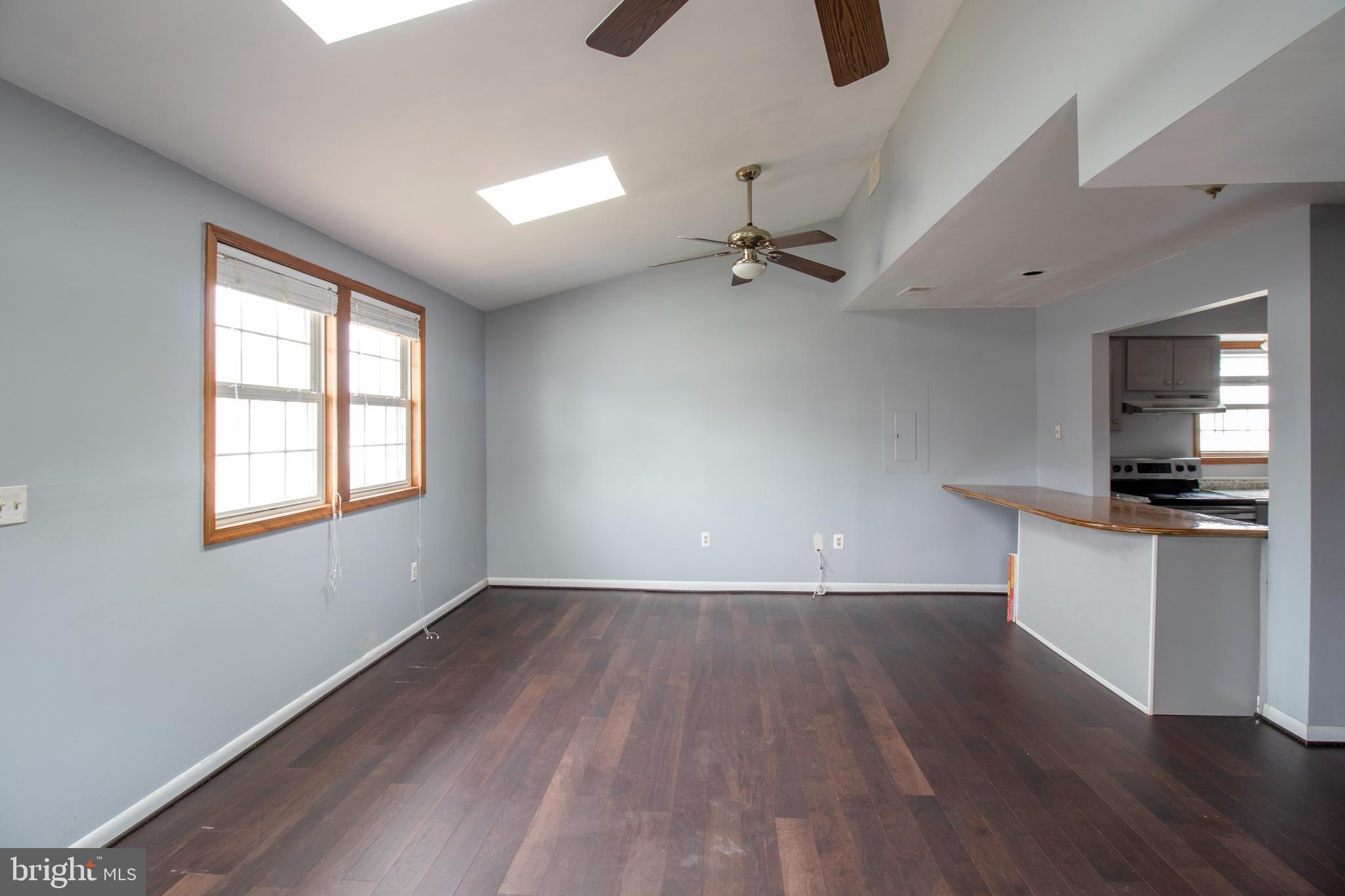 1617 Oriole Road Edgewater, MD 21037 - Photo 3 of 33 Gallery Image 3