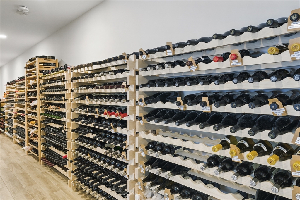 3 Willow Lane Bedford, MA 01730 - Photo 31 of 36