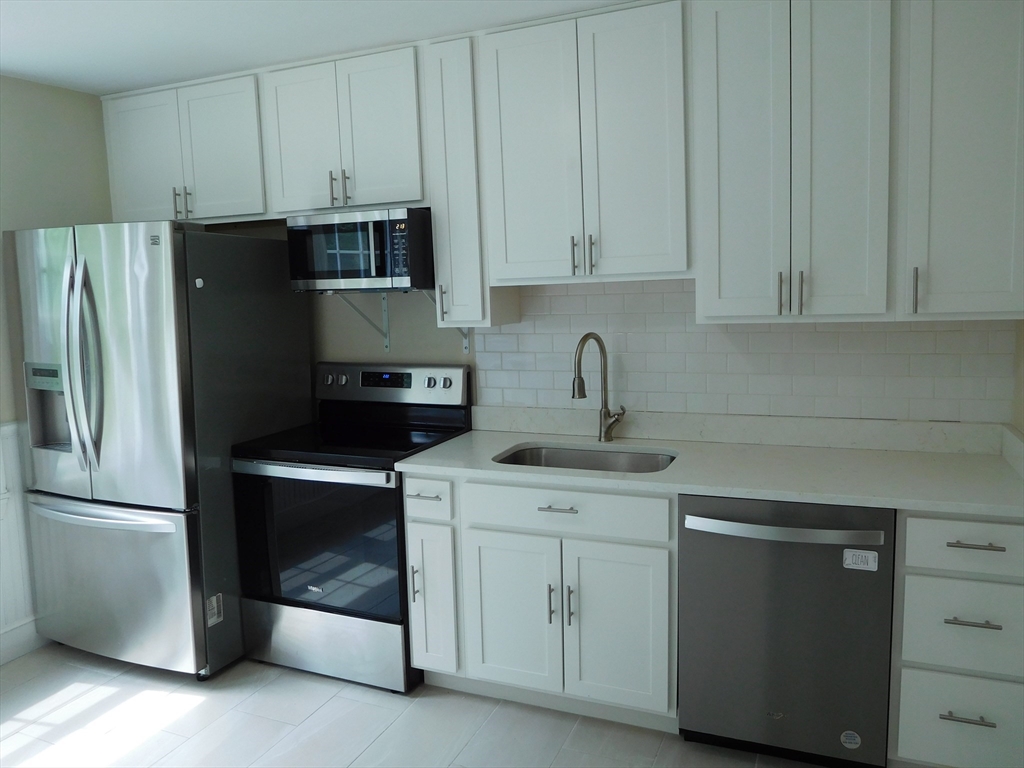 80 Carmel Road, Unit 3 Andover, MA 01810 - Photo 3 of 16