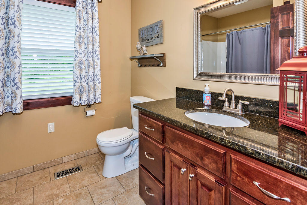 145 Lewis Cross Road Dunlap, TN 37327 - Photo 16 of 50 Master Bath