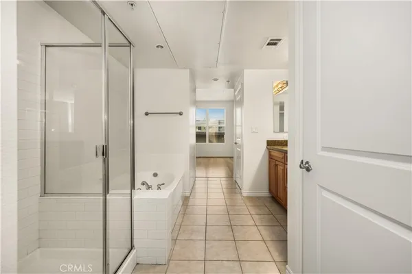 $698,000 | 85 East Commonwealth Avenue, Unit 3D, Alhambra, CA 91801