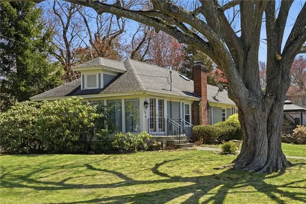 $599,900 | 54 Beach Road, Bristol, RI 02809