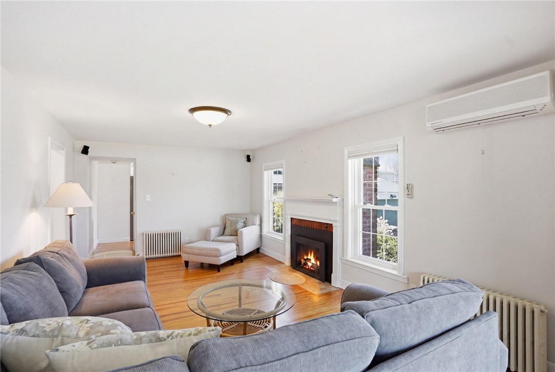 54 Beach Road Bristol, RI 02809 - Photo 10 of 30