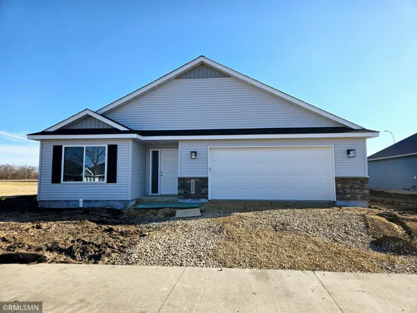 $299,900 | 517 14Th Street Northwest, Waseca, MN 56093