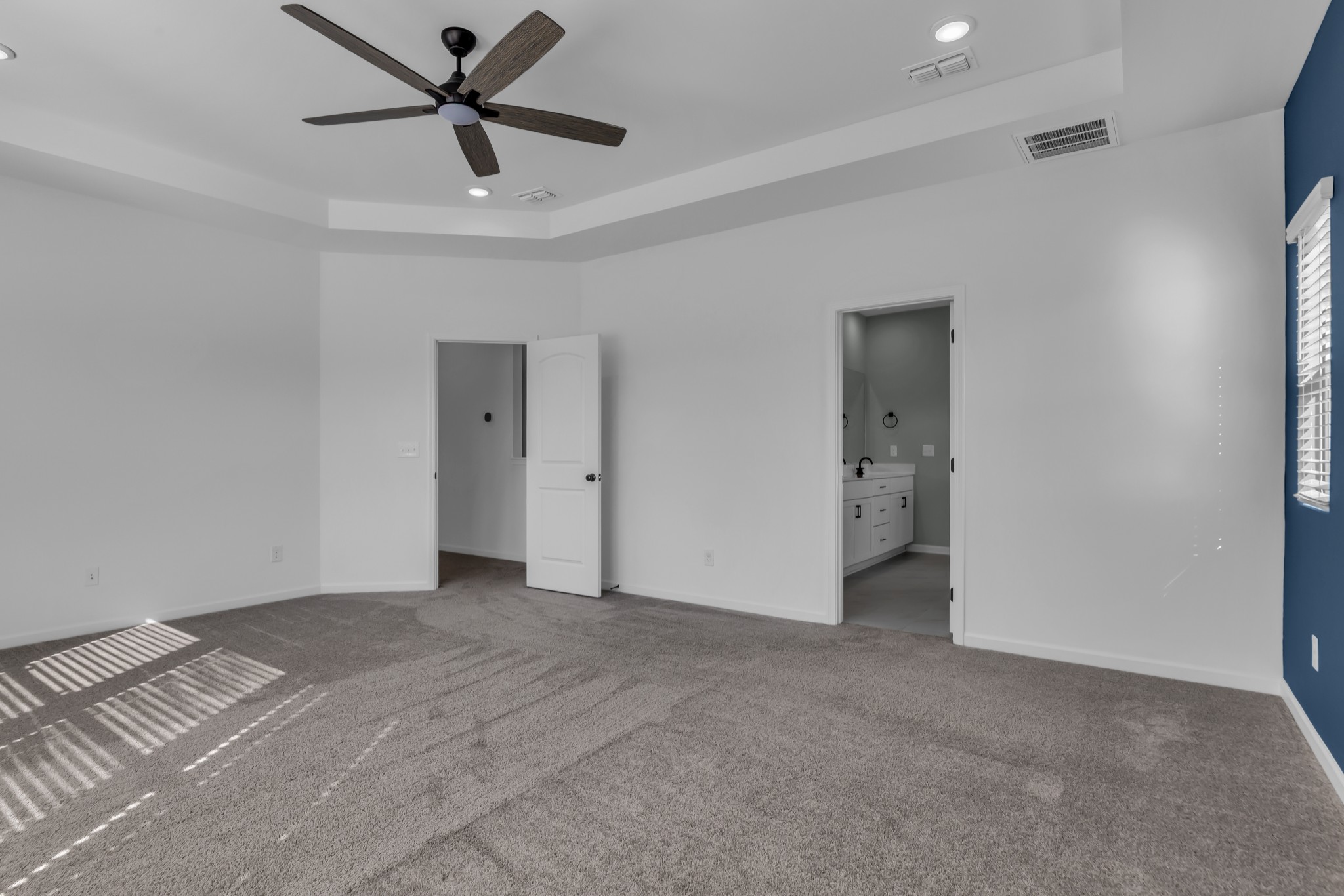 2701 Slatewood Way Murfreesboro, TN 37129 - Photo 24 of 30 a view of a livingroom with a ceiling fan and window
