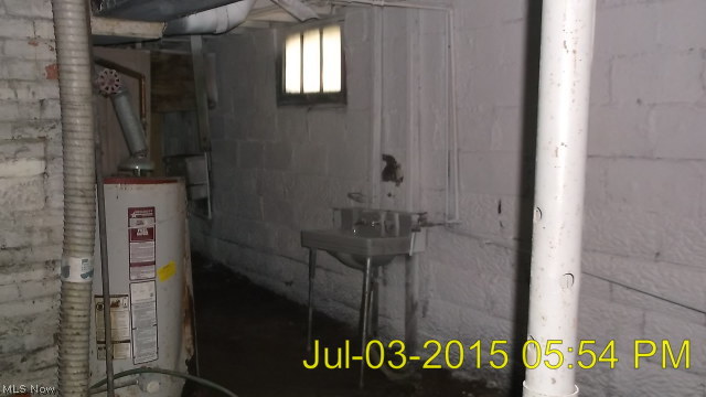 117 Center Street Struthers, OH 44471 - Photo 9 of 12