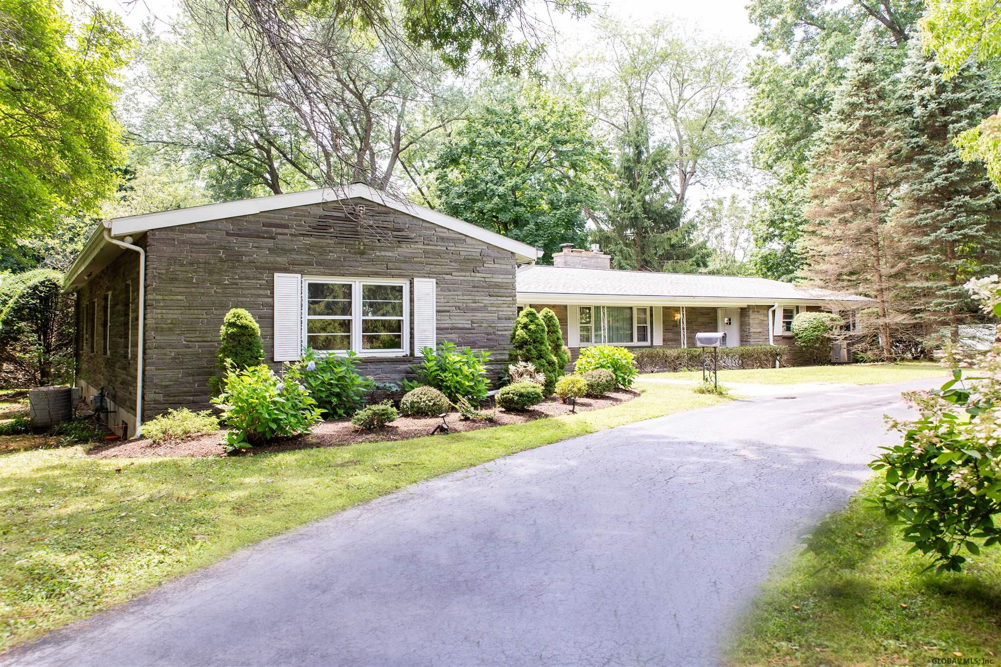 29 Spring Street Road Colonie, NY 12211 - Photo 7 of 51 Photo 7