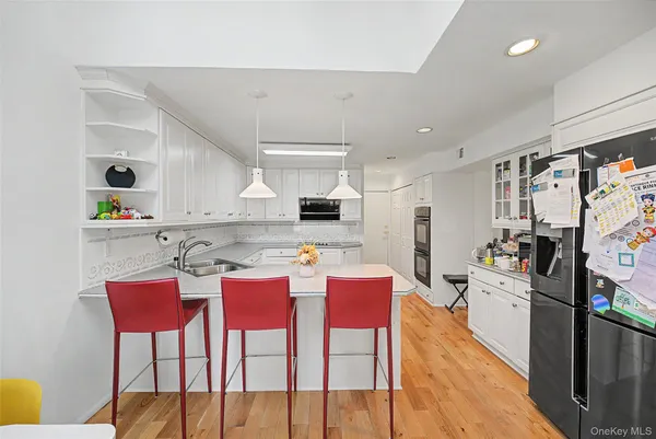 $1,290,000 | 129 Golf View Drive, Unit 129, Jericho, NY 11753