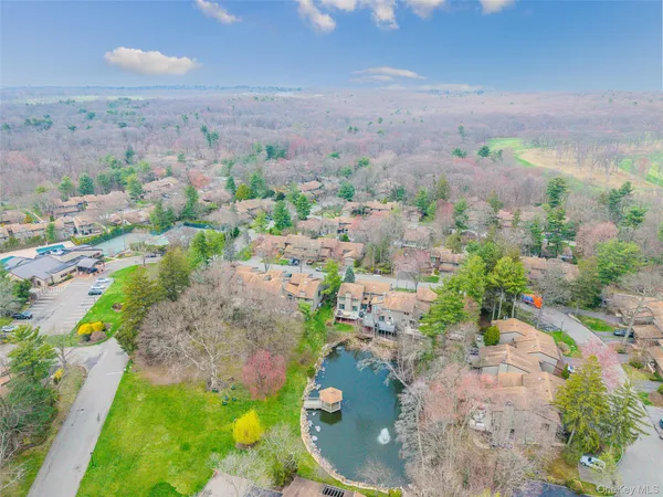 $1,290,000 | 129 Golf View Drive, Unit 129, Jericho, NY 11753