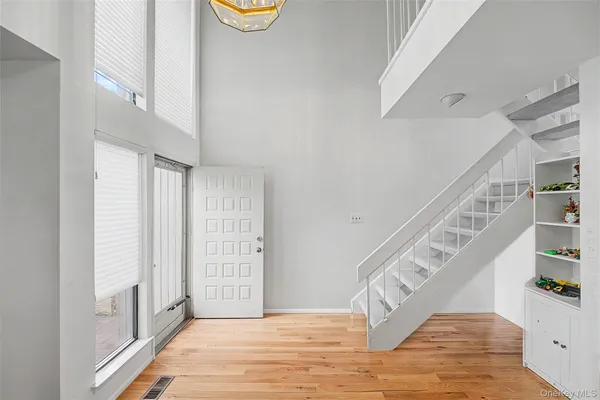 $1,290,000 | 129 Golf View Drive, Unit 129, Jericho, NY 11753