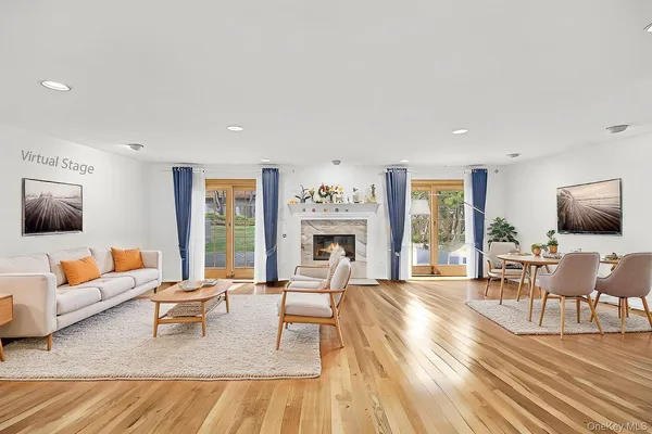 $1,290,000 | 129 Golf View Drive, Unit 129, Jericho, NY 11753