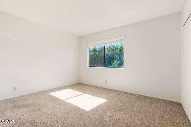 3020 Jacktar Avenue Oxnard, CA 93035 - Photo 18 of 31 an empty room with a window