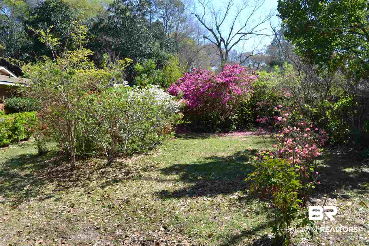 1525 North Alston Street Foley, AL 36535 - Photo 23 of 26 Rear Yard