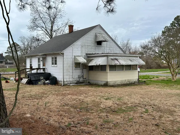 $105,000 | 2 Gandy Lane, Crisfield, MD 21817