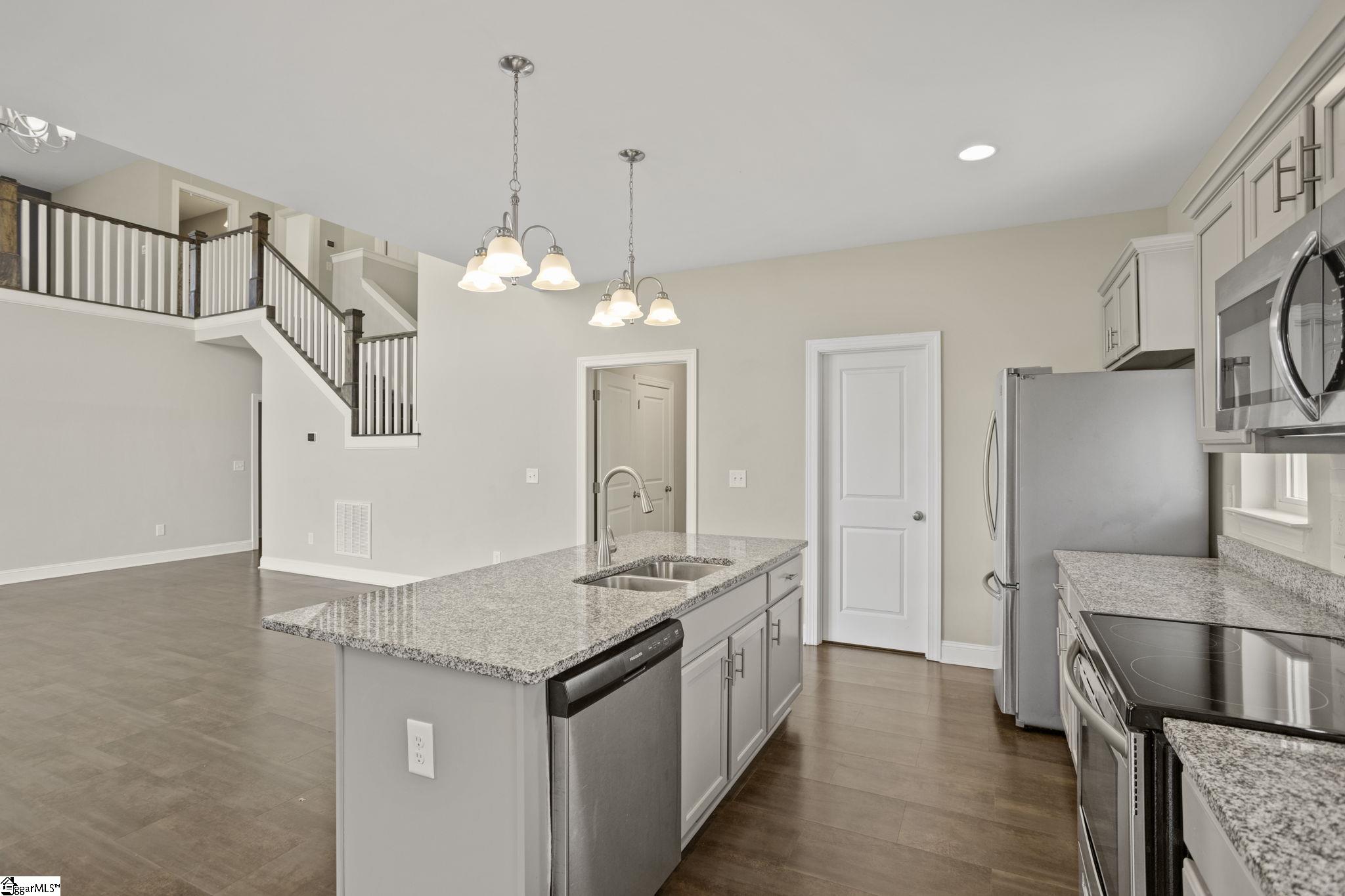 2045 Holly Springs Road Inman, SC 29349 - Photo 4 of 46