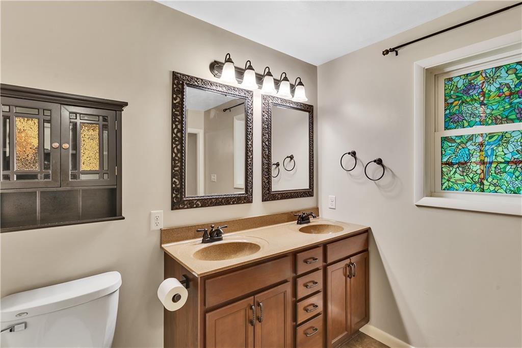 164 Crooks School Road Clinton, PA 15026 - Photo 19 of 38 Master En-Suite