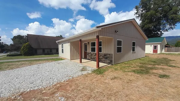 $1,400 | 125 Aquone Road, Andrews, NC 28901
