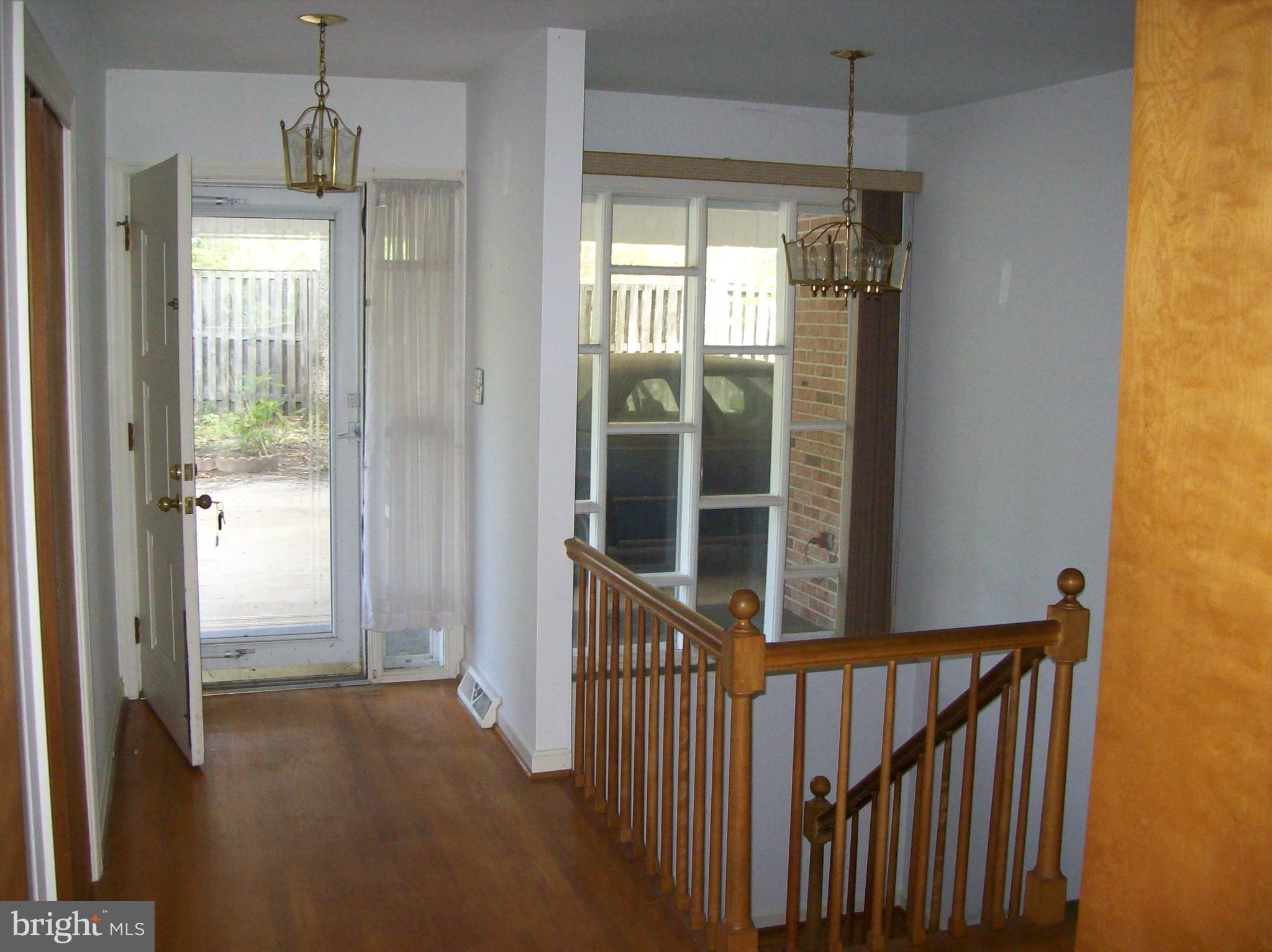 103 Woodland Road Fredericksburg, VA 22401 - Photo 3 of 31 Foyer