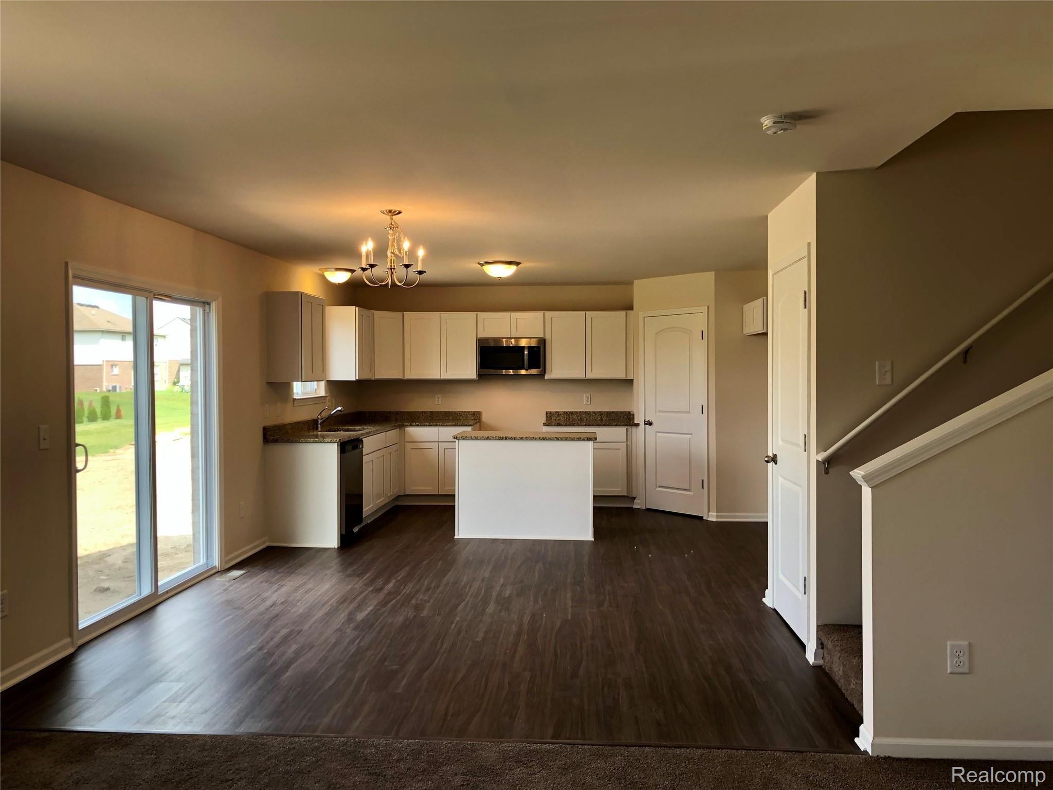 13404 Stamford Road Belleville, MI 48111 - Photo 5 of 24 Kitchen / Dining Room