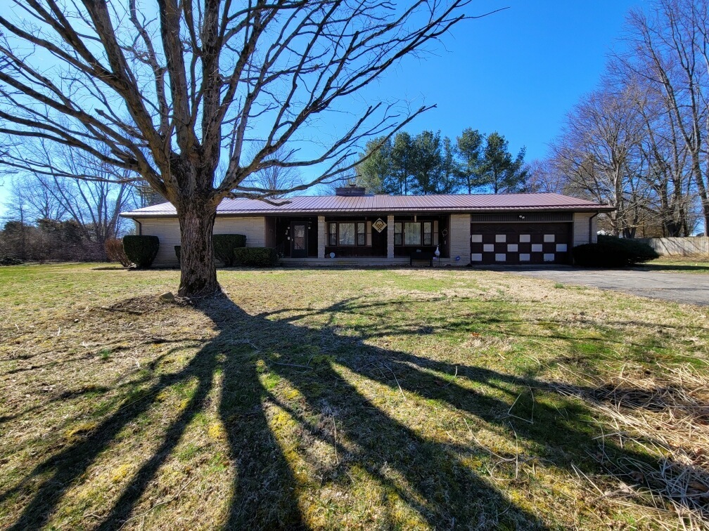 581 South Casteel Road Connersville, IN 47331 - Photo 2 of 39 Gallery Image 2