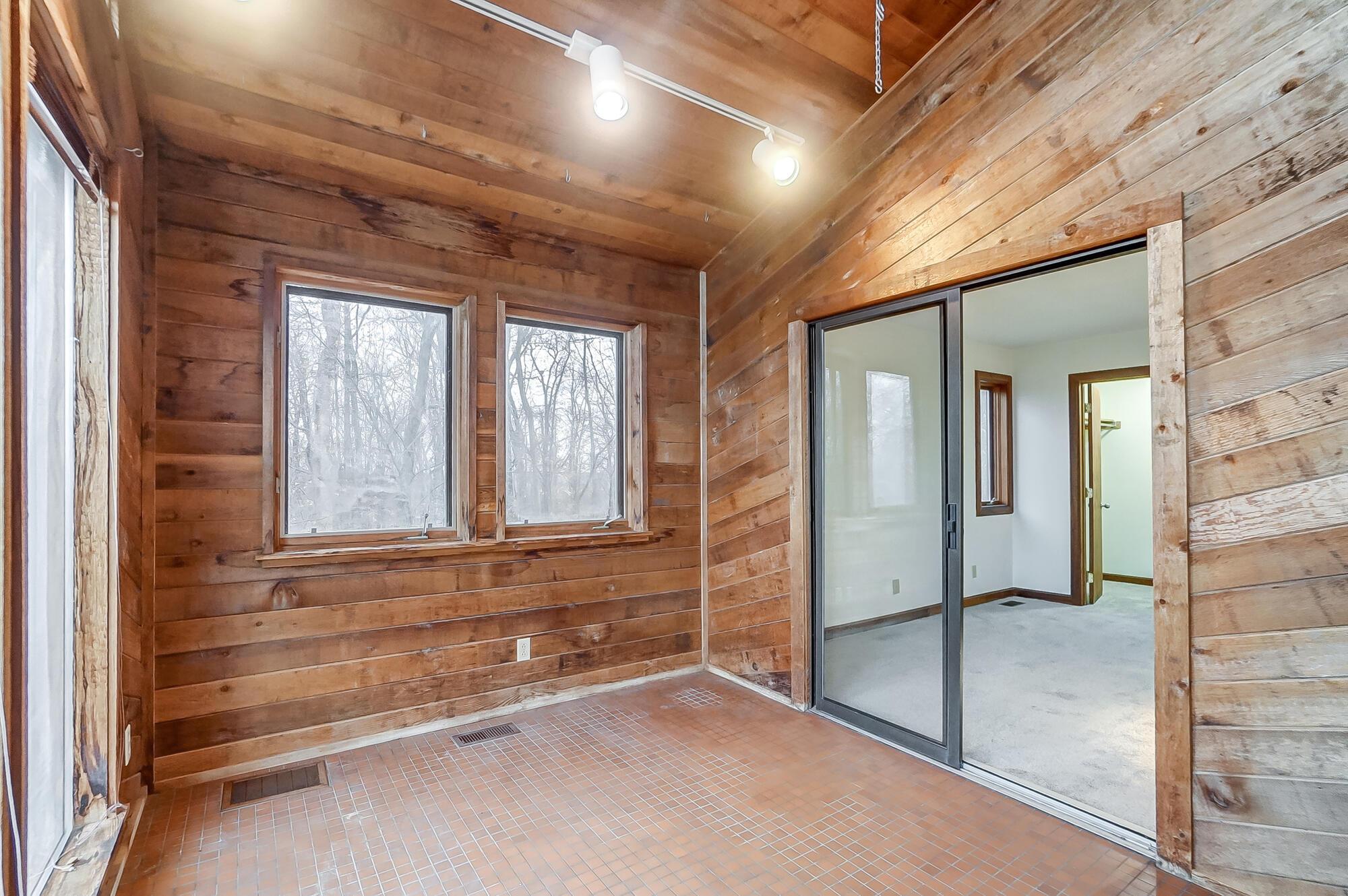 11055 Reynolds Road Utica, OH 43080 - Photo 13 of 62 023