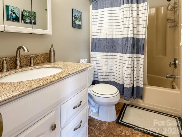 $315,000 | 174 Grouse Moor Drive, Unit 2, Sugar Mountain, NC 28604