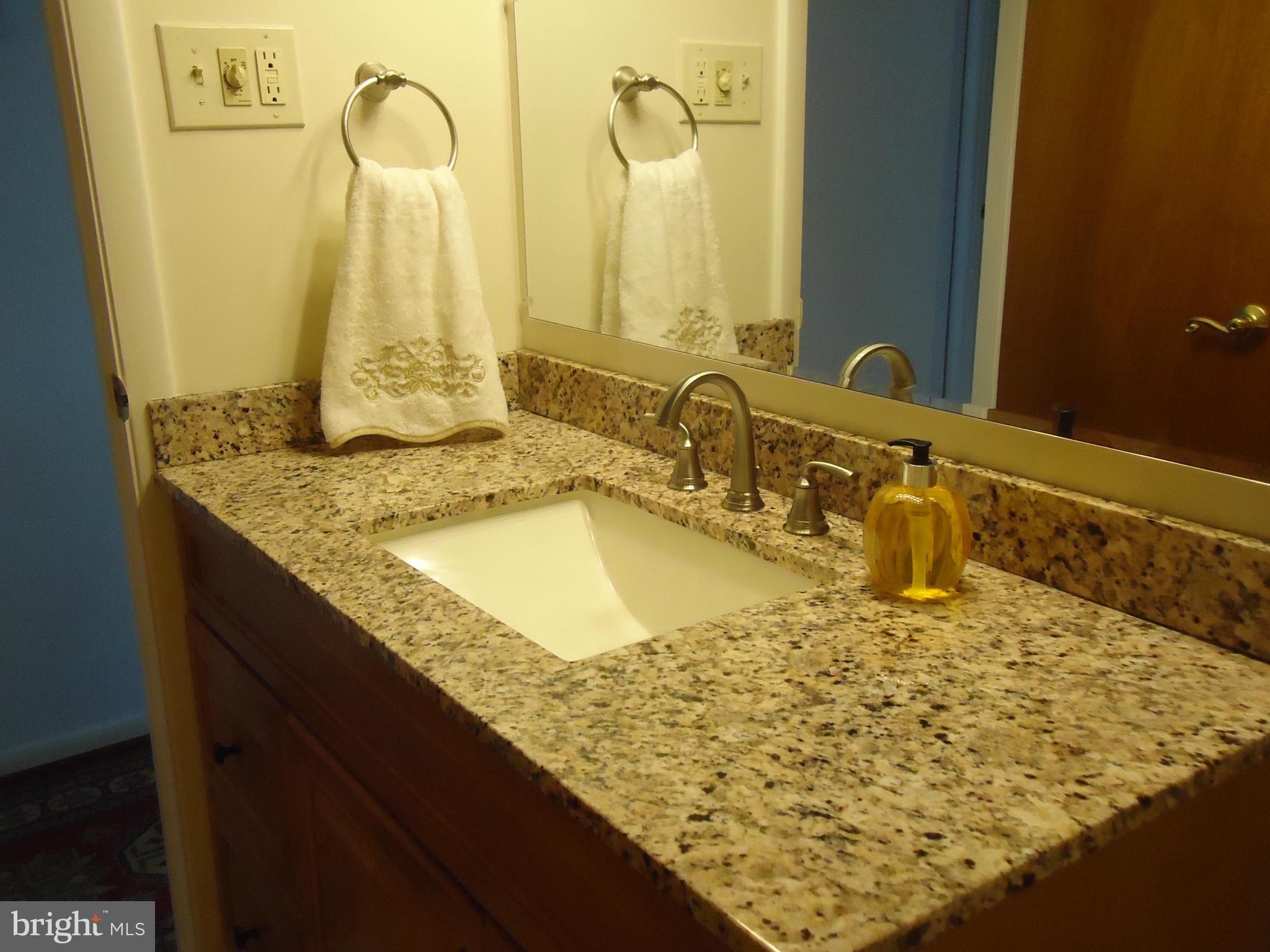 402 Rockway Road Baltimore, MD 21228 - Photo 10 of 26 Hall Bath Vanity