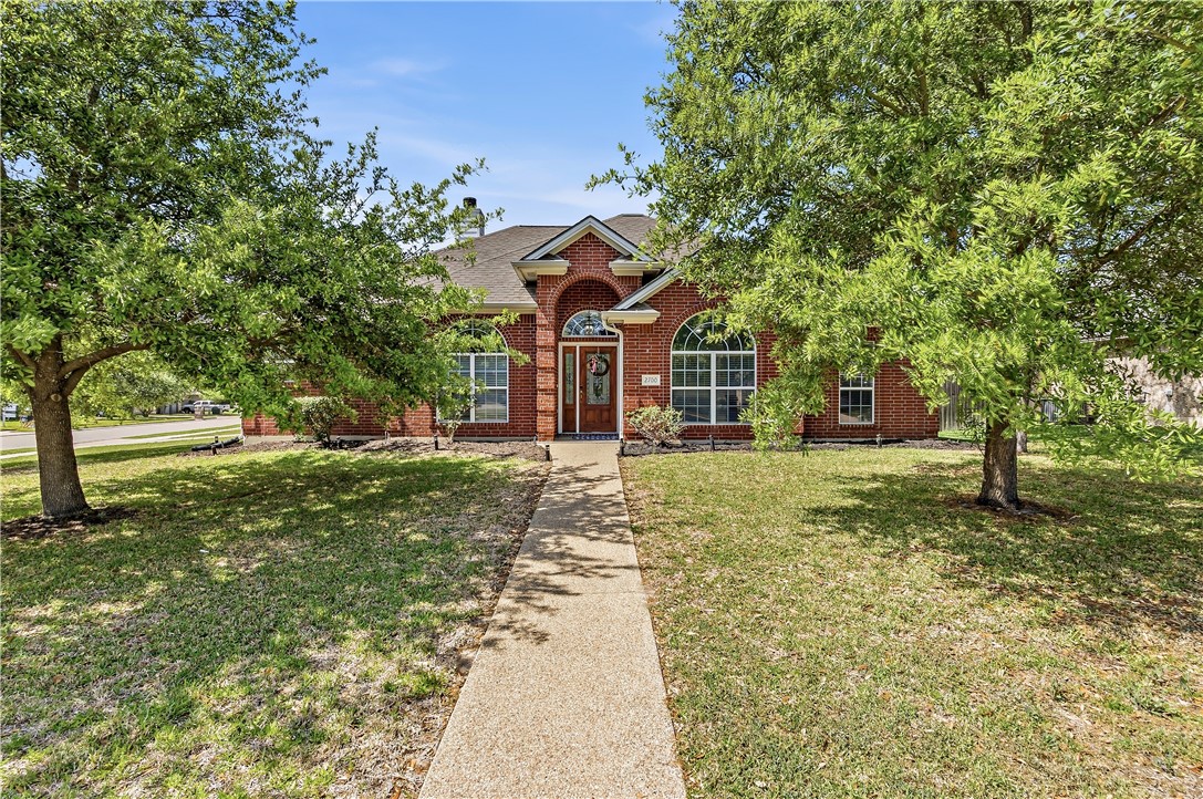 Welcome to 2700 Hickory Ct in Austin's Colony!