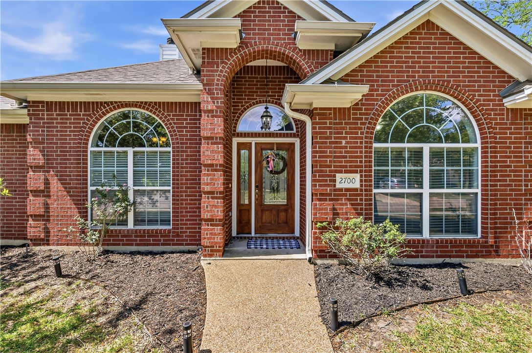 2700 Hickory Court Bryan, TX 77808 - Photo 2 of 31 Welcome to 2700 Hickory Ct in Austin's Colony!