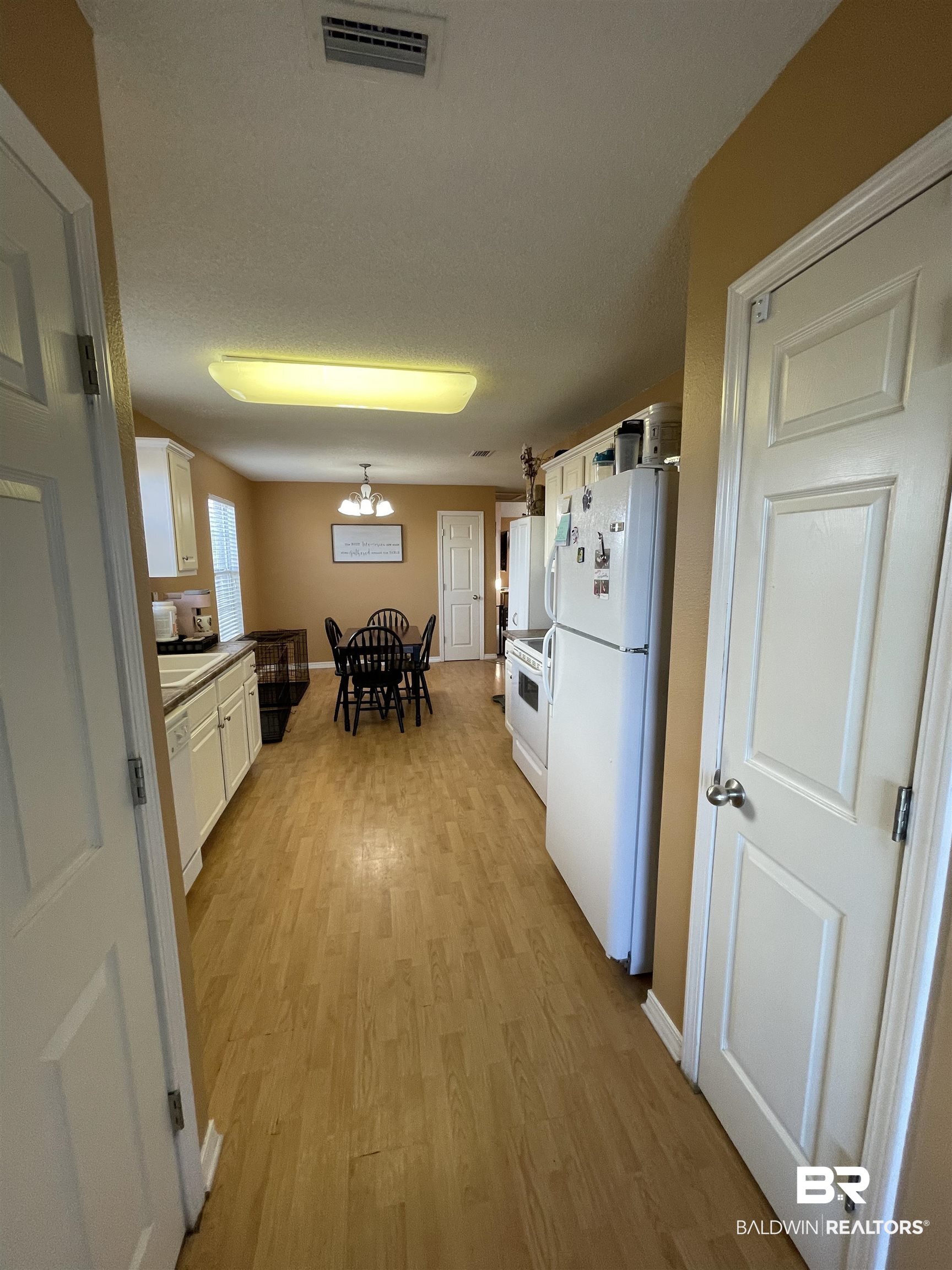 4009 Kendallbrook Loop Foley, AL 36535 - Photo 7 of 17 Dining & Kitchen Photo 2