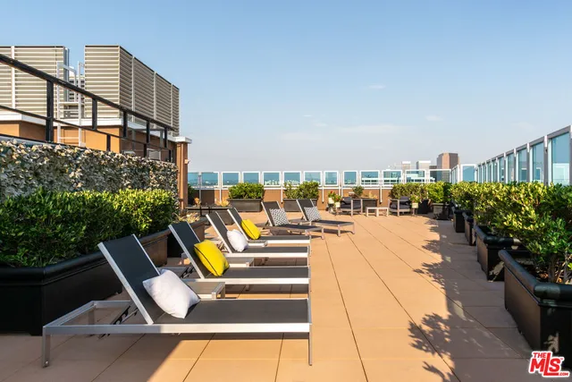 $4,500 | 8601 Wilshire Boulevard, Unit 805, Beverly Hills, CA 90211