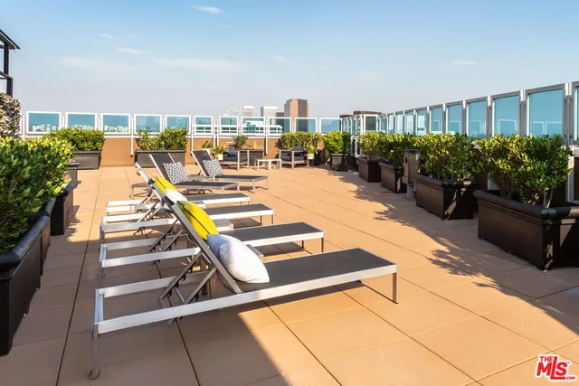 $4,500 | 8601 Wilshire Boulevard, Unit 805, Beverly Hills, CA 90211