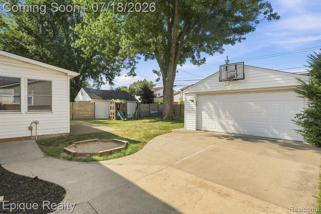 1206 Hawthorne Road Grosse Pointe, MI 48236 - Photo 2 of 28